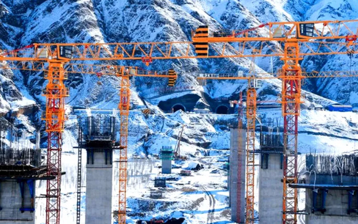 飞跃山河！徐工金再造诗意“天路”