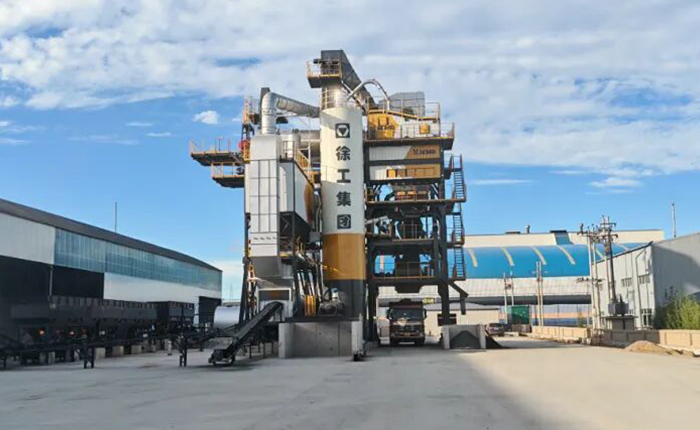 徐工道路养护明星产品亮相内蒙，高效施工彰显硬核实力！